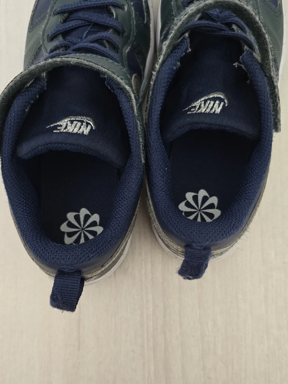 Nike Kids Court Borough Navy Dark Green Silver Hook-and-Loop Low-Top Sneakers